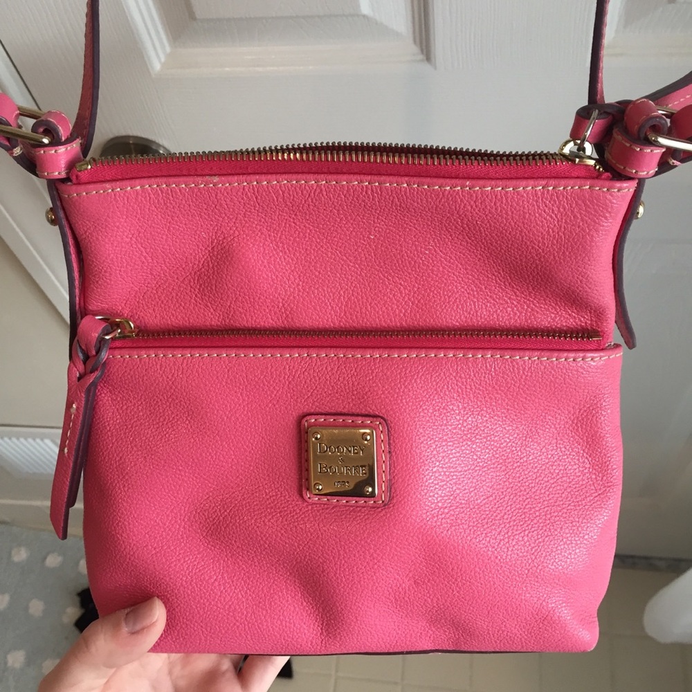 COPY - Like new Dooney & Bourke leather crossbody!